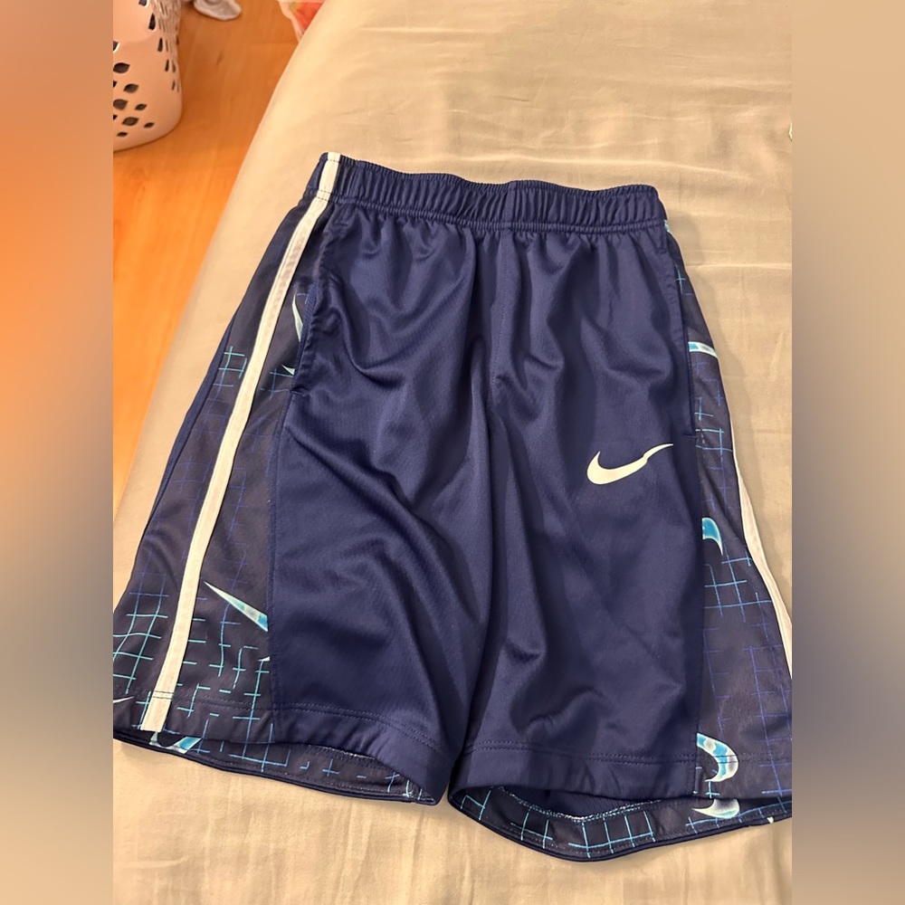 Nike Boy’s Dri-Fit Athletic Shorts in Blue and white |Size: S (8)